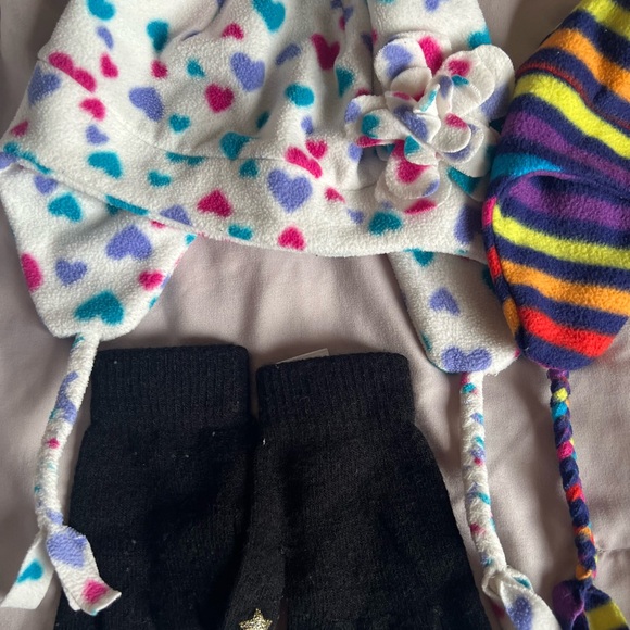 Girls Winter Hat and Gloves - Picture 2 of 4
